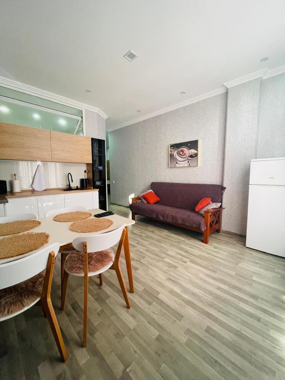 Kate'S New Cozy Apartment Кутаиси Экстерьер фото